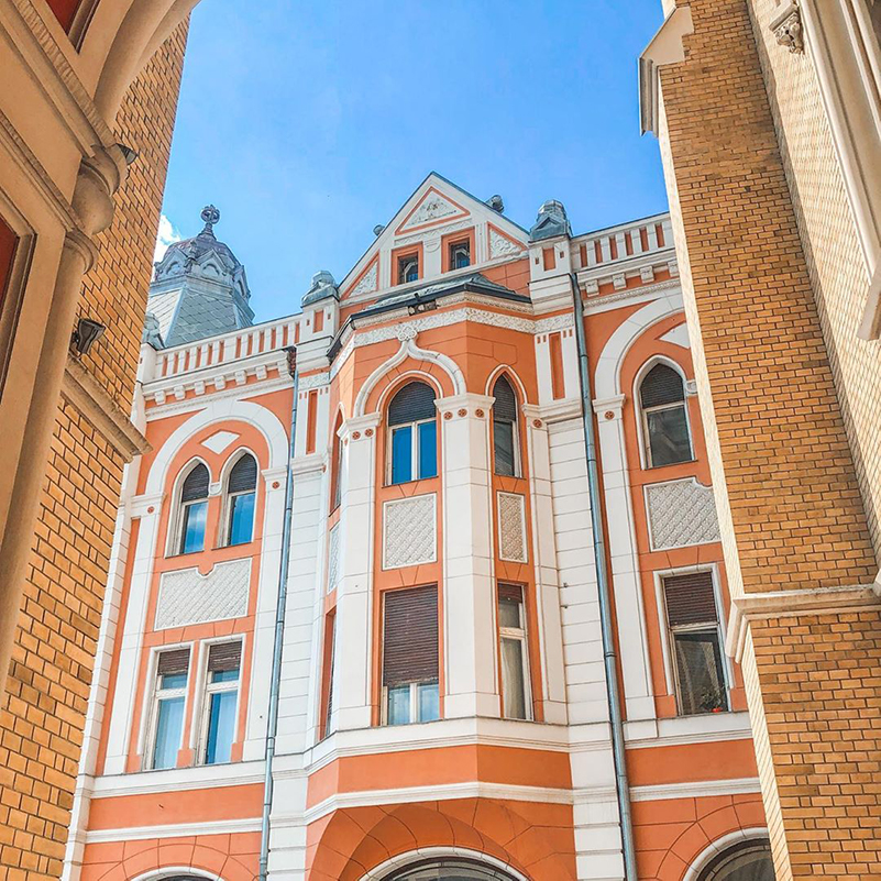 Как с работой в Сербии? 